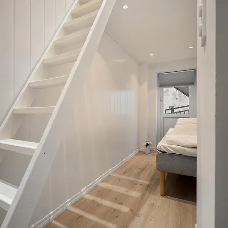 6-rooms In Center W Balcony 아파트 베르겐