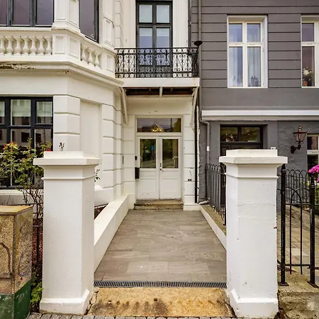6-rooms In Center W Balcony * 베르겐