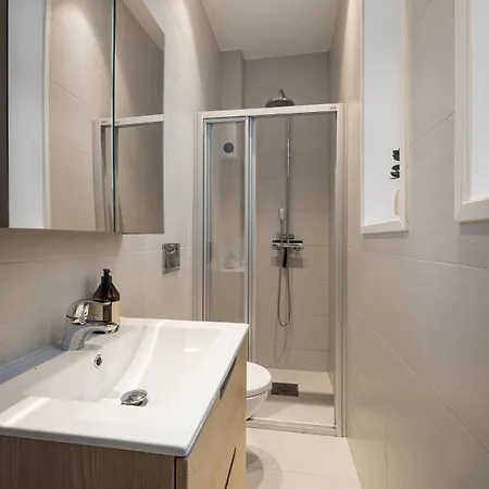 6-rooms In Center W Balcony 아파트 베르겐