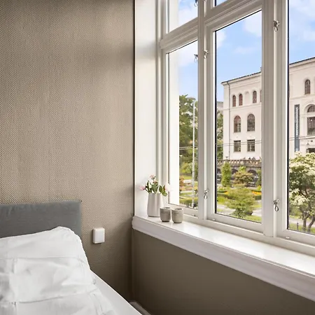6-rooms In Center W Balcony 아파트